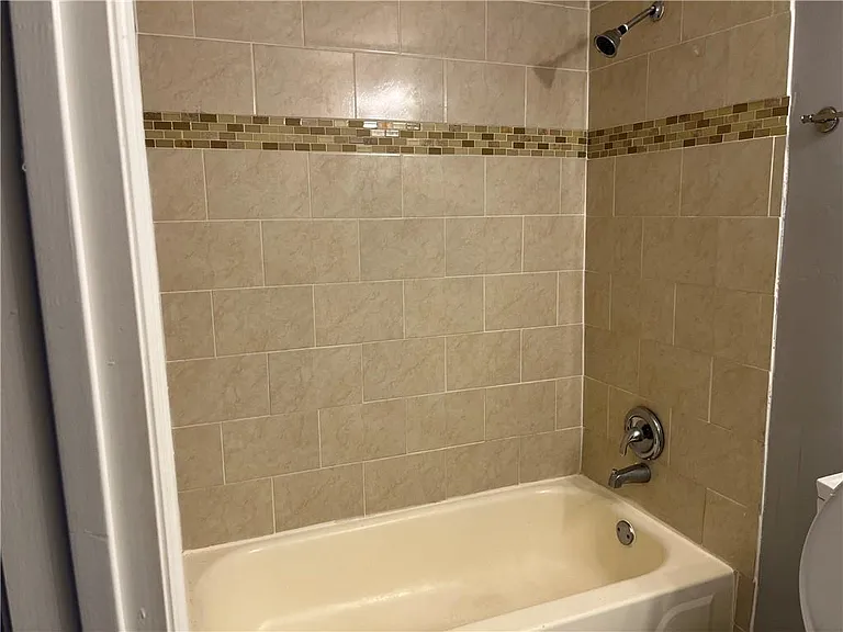 612 Granville Ct — Photo 20