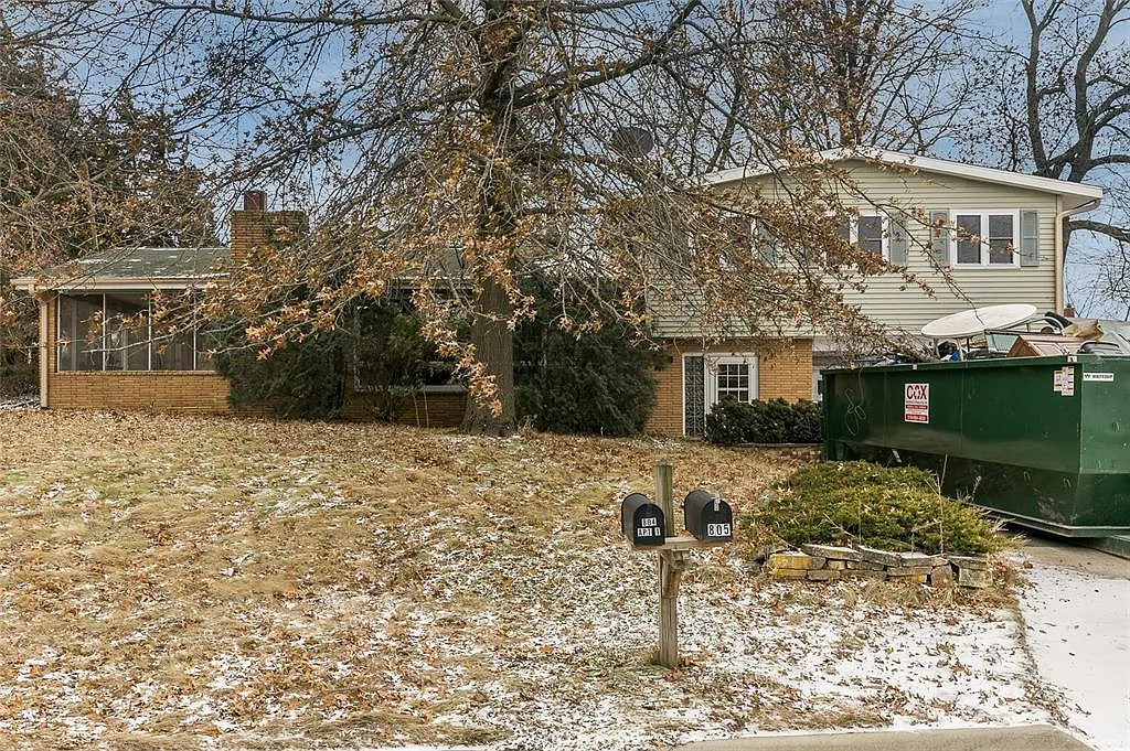 805 W Welsh St photo 1