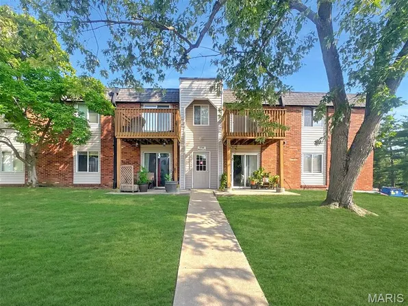 5766 Westphalia Ln APT C, Saint Louis, MO 63129
