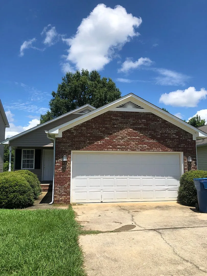 3 Bedroom / 2 Bathroom Rental Near JSU — Photo 4