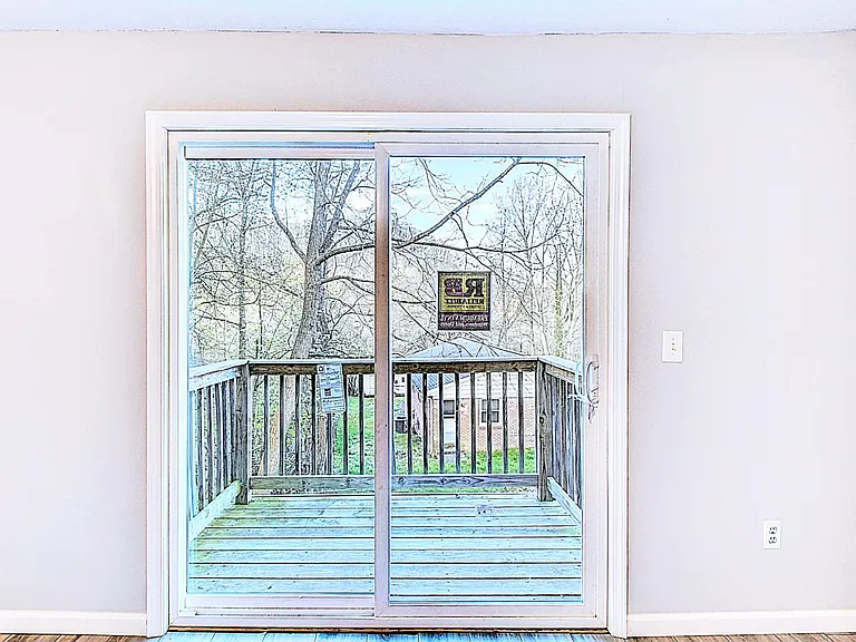 1004 Derwood Ct — Photo 7