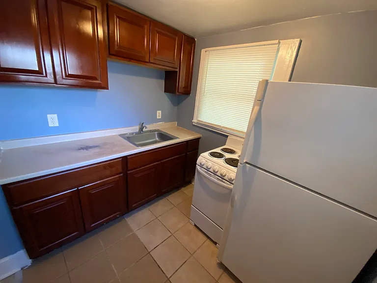 811 W Main St #6 — Photo 7