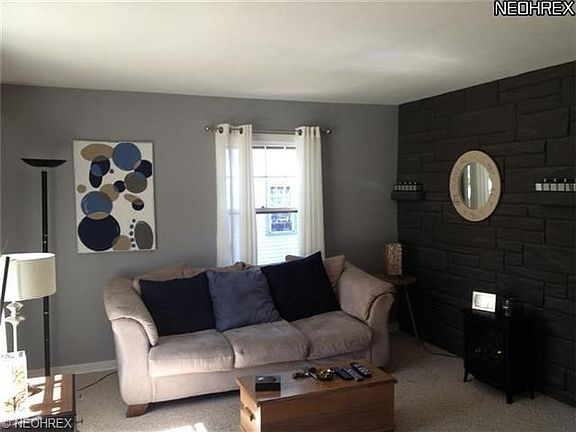 3rd image of 1479 Beechwood St NE