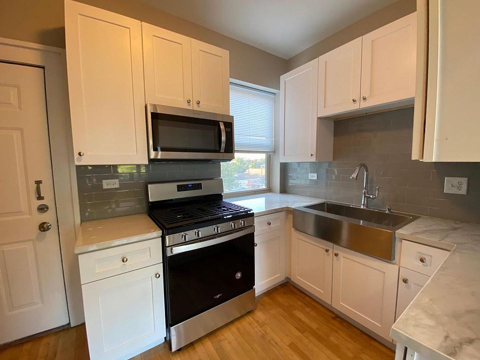1st image of 6148 S Sacramento Ave APT 3