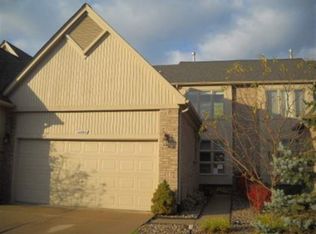 14895 Stoney Brook Dr, Utica, MI 48315