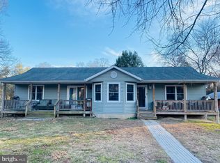 7857 W Riverside Dr, Pasadena, MD 21122