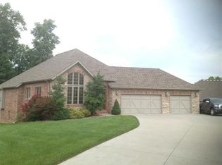 3265 W Knob Hill St, Springfield, MO 65810