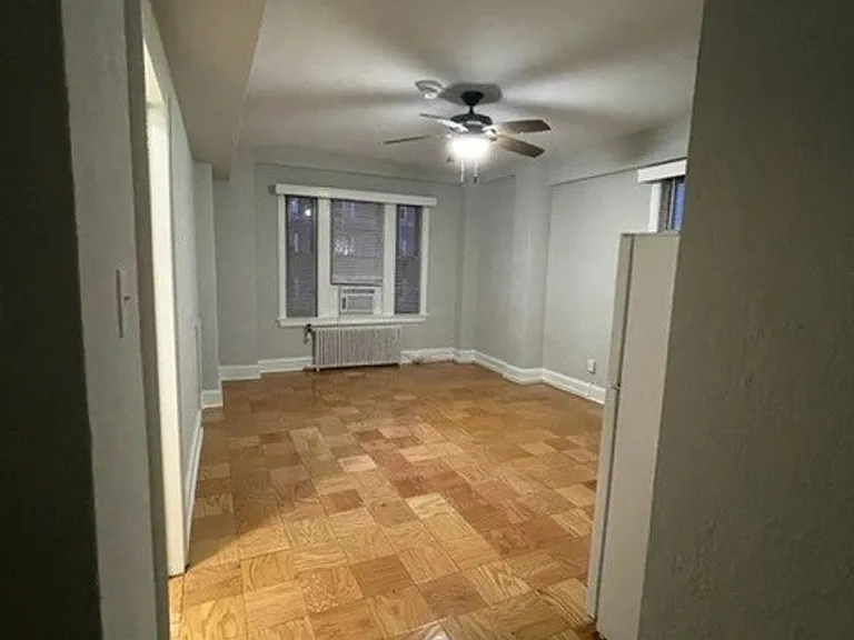 1916 R Street — Photo 9