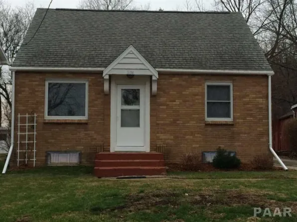 2116 E Riverview Ct, Peoria Heights, IL 61616