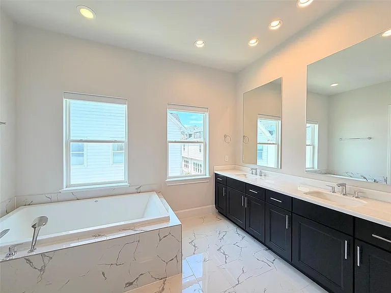 824 Cage St — Photo 17