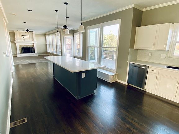 5th image of 6406 W 149th St