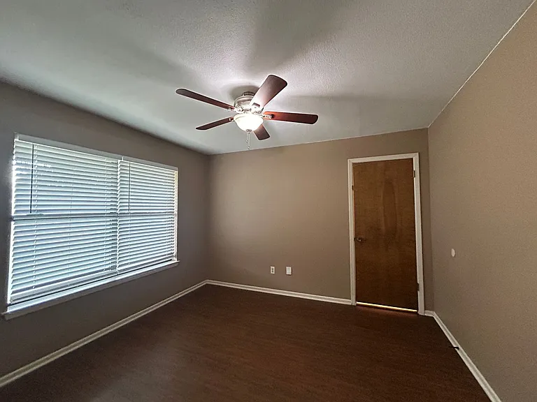 826 Timber Dr — Photo 23