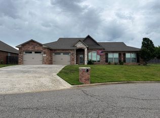 1920 Sitka Ln, Barling, AR 72923