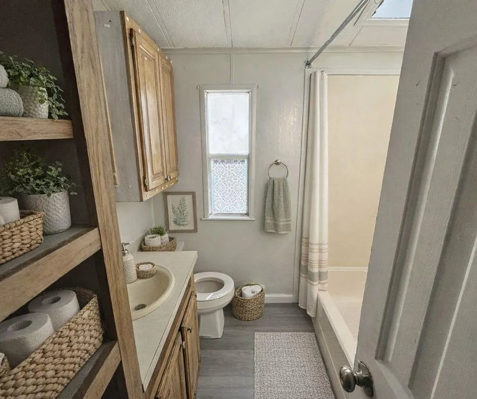 1 bed, 1.0 bath, $818 — Photo 4