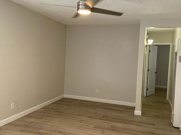 4th image of 850 W 95th St #4A