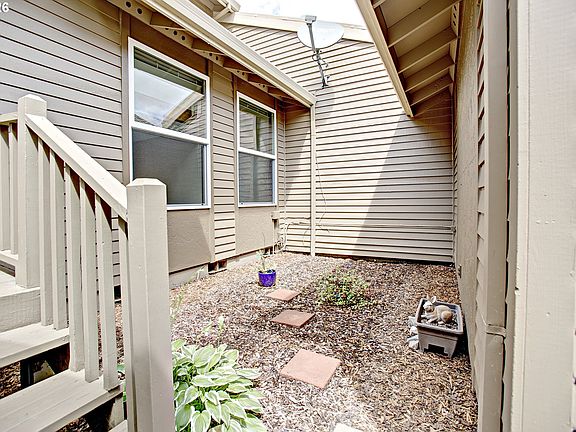 4th image of 12712 SW Barberry Dr