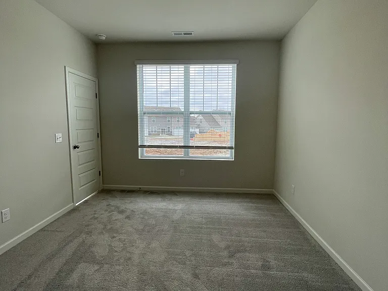558 Trinity Way — Photo 11