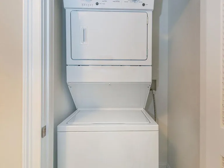 84 Auburn St #3B — Photo 11