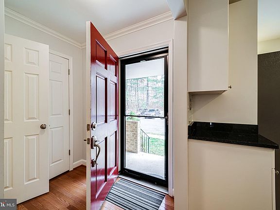 3rd image of 5864 Langton Dr