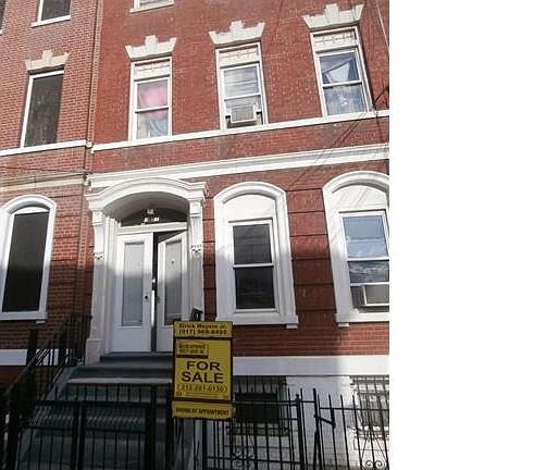 Frontage of Brownstone
