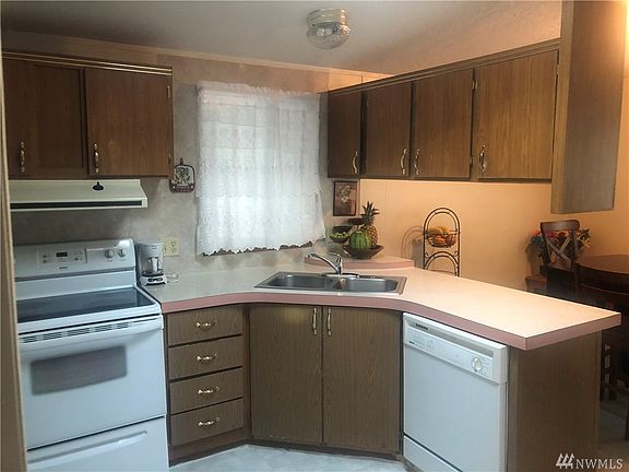 3rd image of 15410 SE 272nd St Unit 9