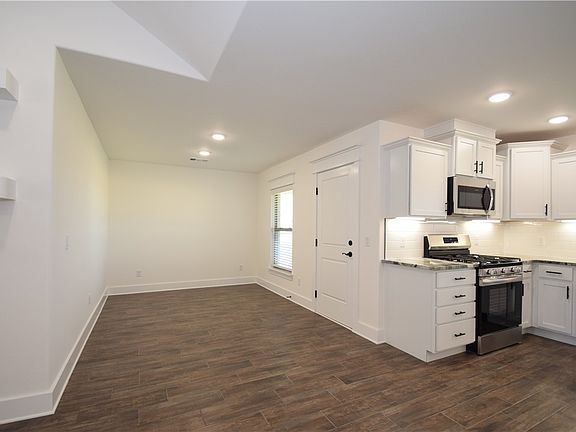 4th image of 320 Palm St