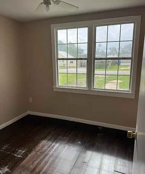 2503 Scott Ave — Photo 7