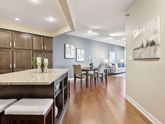 5th image of 168 6th St E Unit 2903