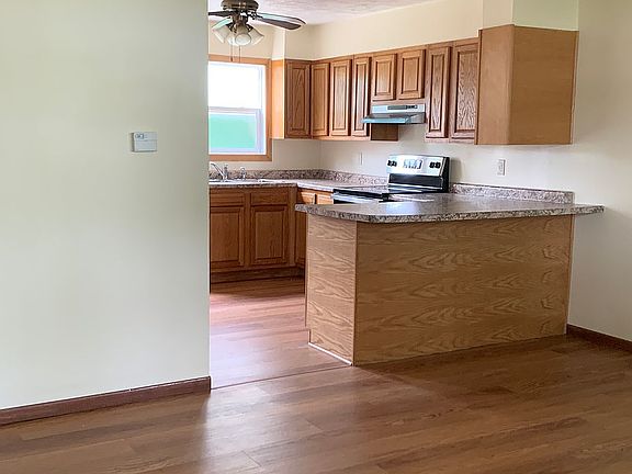 liv/kitchen view