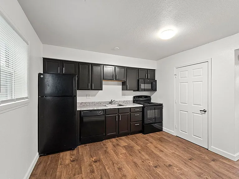 Metro Apartments At Bethalto — Photo 83