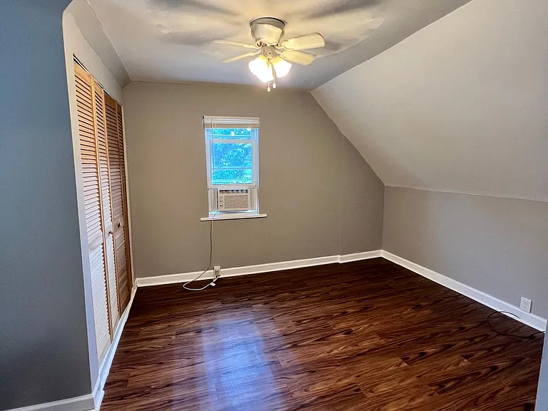 2127 Milligan Ave — Photo 5