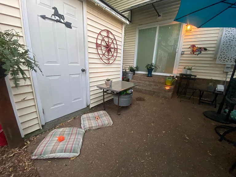 Cottage Pl — Photo 7