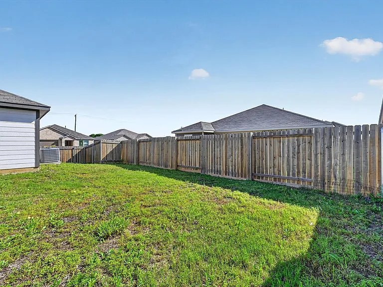 523 Bennie Leonard St — Photo 13