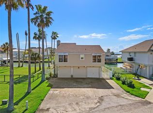 3223 Cutlass Ln, Galveston, TX 77554