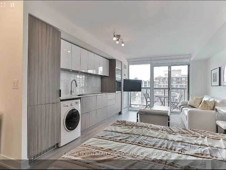 318 Richmond St W #502 — Photo 4