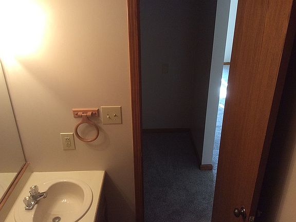 3rd image of 4032 N Lakeside Dr