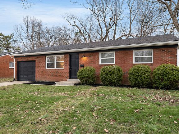 2nd image of 1209 Venetian Cir