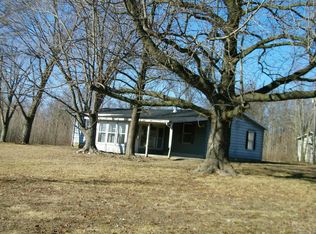 10560 E Rileyville Rd, Dix, IL 62830