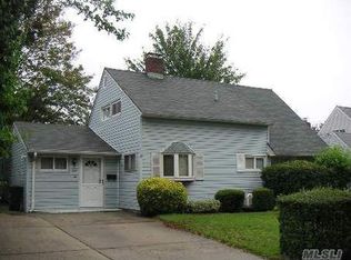 219 Orchid Rd, Levittown, NY 11756