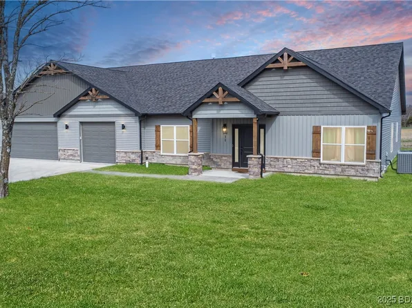 31 Promenade Rd, Camdenton, MO 65020