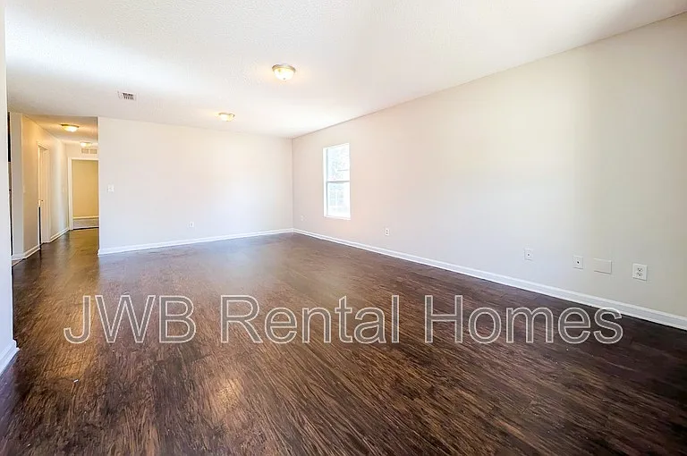 4373 Melissa Ct W — Photo 3