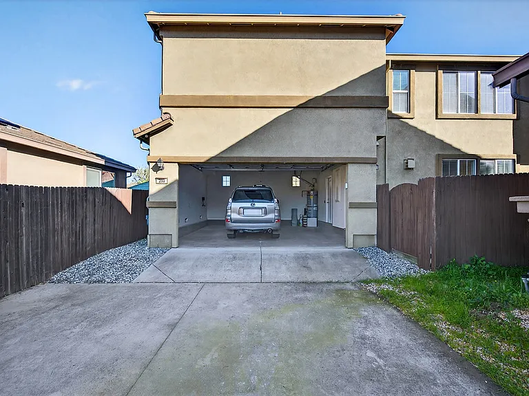 390 Caravaggio Cir — Photo 87
