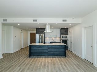 1628 Store St #905, Victoria, BC V8W 0H1