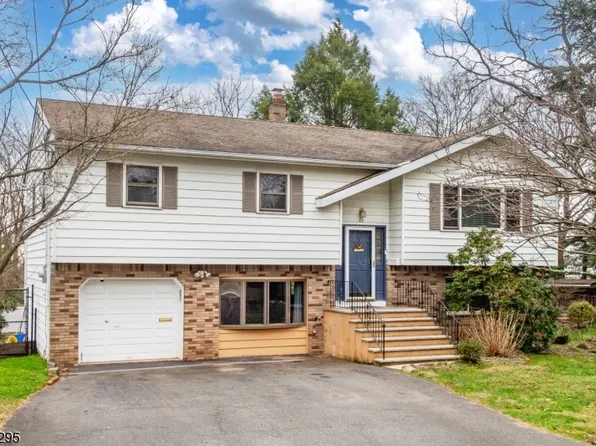 83 Grove St, Clifton City, NJ 07013