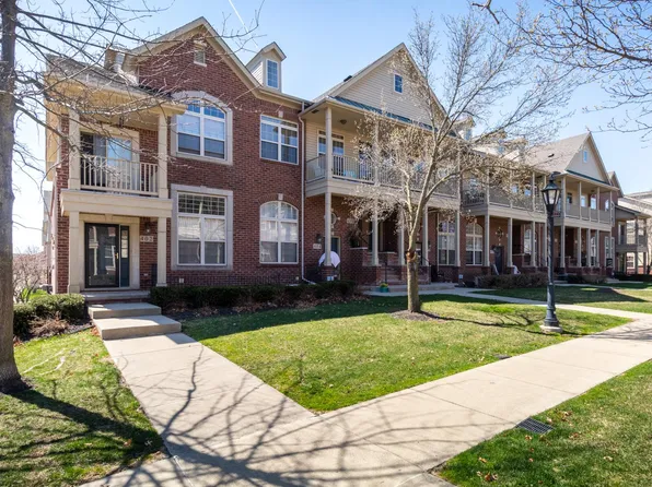 422 Old Pine Way, Walled Lake, MI 48390