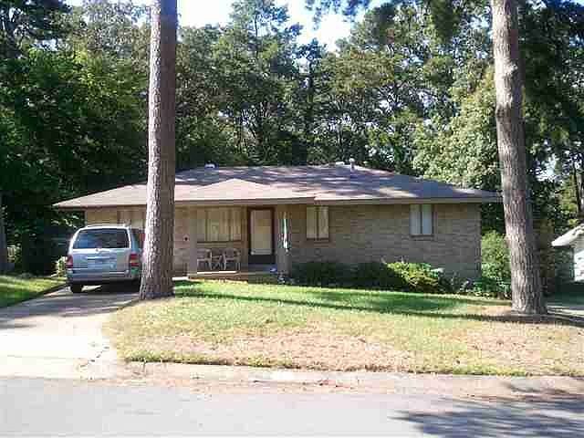 1st image of 32 Woodcliff Cir