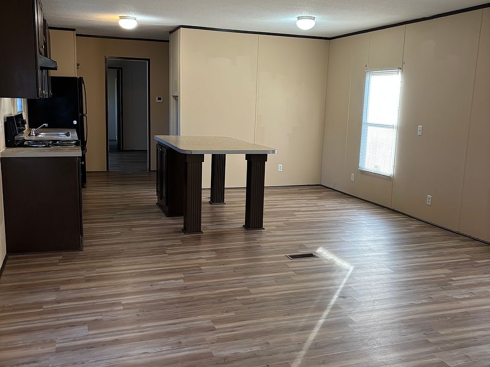 Living room/kitchen