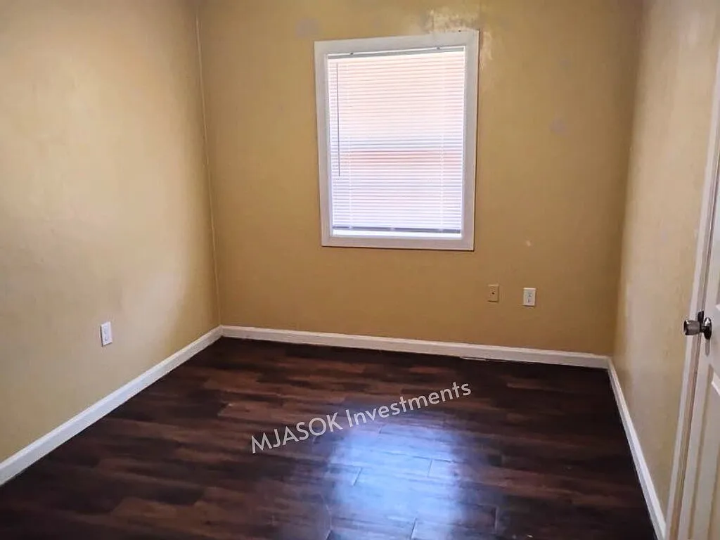 3 bed, 1.5 bath, 1000 sqft, $975 — Photo 4