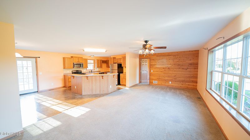 4th image of 365 Bemis Road