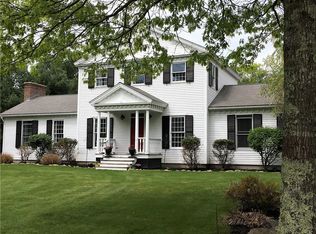 5 Whistle Ln, Hope, RI 02831